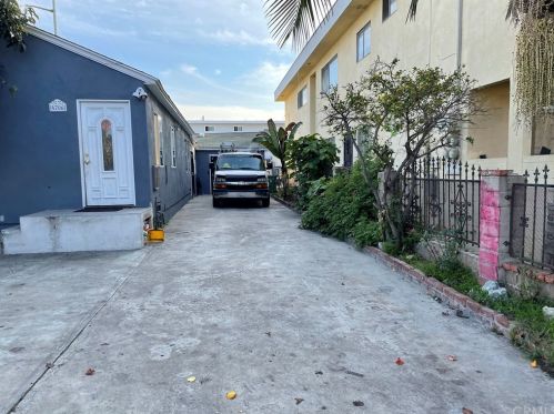 4706 118 St, Hawthorne CA 90250-2130 exterior