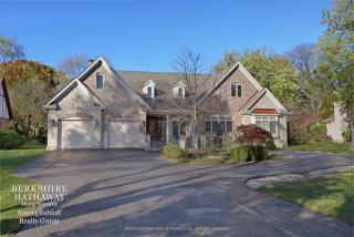 6350 Clarendon Hl Rd, Willowbrook IL  60527-1964 exterior