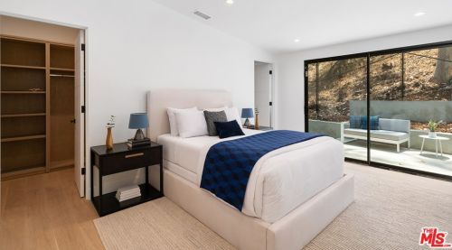 17137 Escalon Dr, Van Nuys CA  91436-4029 exterior