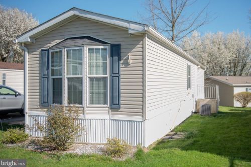 202 Aloe Ct, York, PA 17402-8641