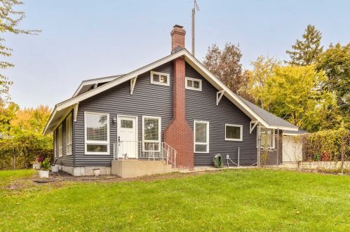 40273 Lake Blvd, Antioch, IL 60002-8575