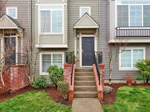 2362 Oak Knoll Pl, Beaverton OR  97006-8074 exterior
