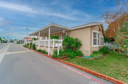 27 Spruce Via, Anaheim CA  92801-1043 exterior