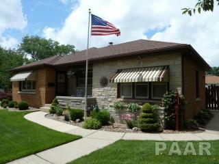 601 Harrison St, Mayfair, IL 61550-1701