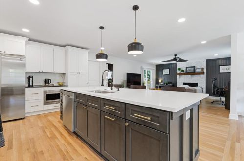 1061 Pinehurst Dr, Smyrna GA  30080-4356 exterior