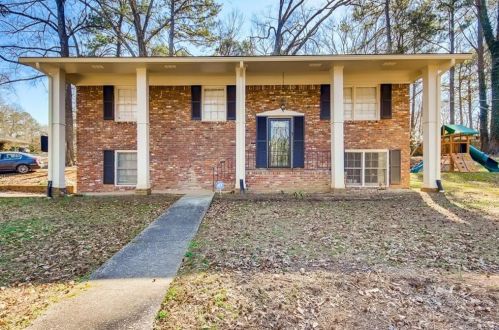 1181 Luther Dr, Mableton, GA 30126-2145