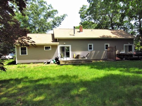 55 Camp Ave, North Kingstown, RI 02852-3201