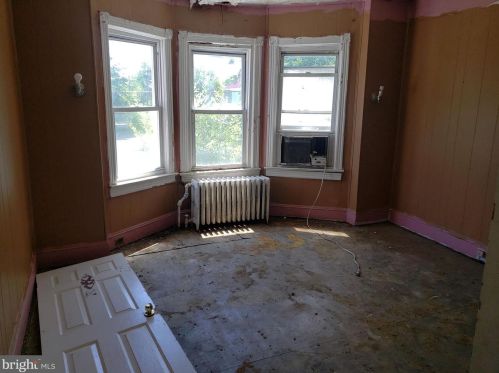 27 Harris Ave, Trenton, NJ 08618-3709