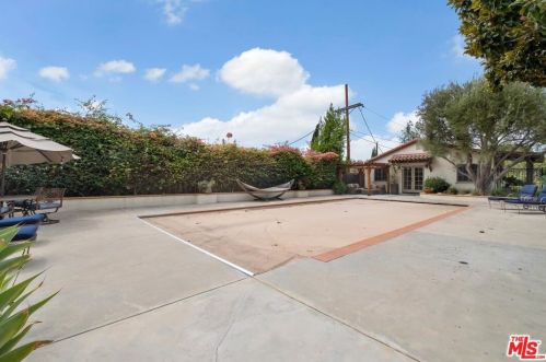 1545 Cleveland Rd, Glendale CA  91202-1007 exterior