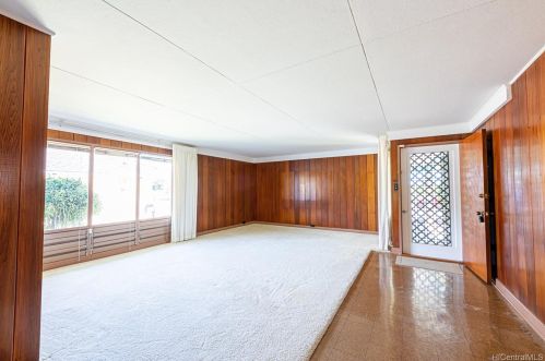 1443 Haloa Dr, Honolulu HI  96818-1945 exterior