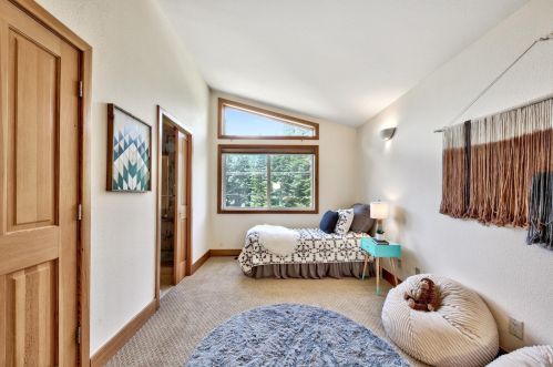 11455 Sitzmark Way, Truckee CA  96161-6163 exterior