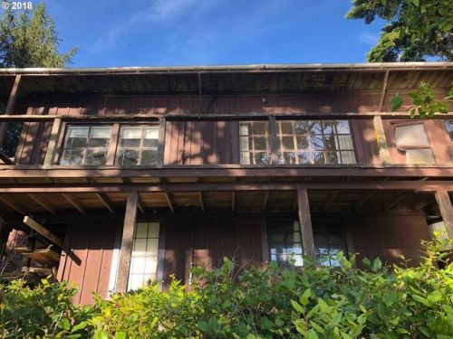 47236 Lakes End Dr, Langlois, OR 97450-9720