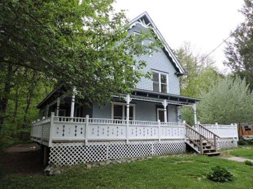28 Park St, Hillsboro, NH 03244-5348