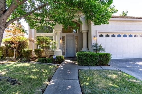 8855 White Peacock Way, Elk Grove, CA 95624-3714