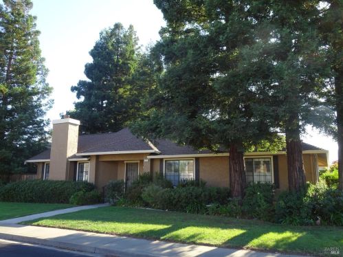195 Bighorn Ct, Vacaville CA  95687-3438 exterior