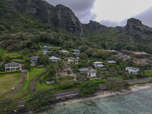 51-622 Kamehameha Hwy, Kaaawa, HI 96730