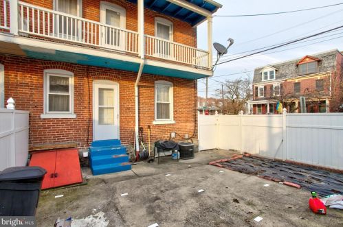 260 Ross St, Lancaster PA  17602-1940 exterior