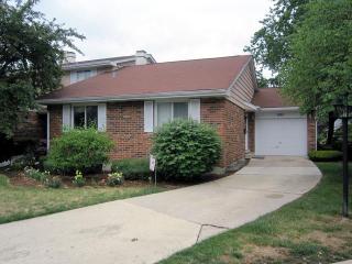 1255 Exeter Ct, Wheaton, IL 60189-7707