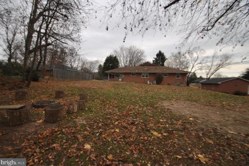 412 Streamside Dr, Fallston MD  21047-2806 exterior