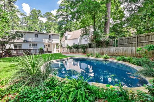 627 Hillpine Dr, Atlanta GA  30306-3222 exterior