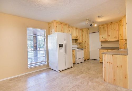 11102 Royal Forest Dr, Conroe TX  77303-2729 exterior