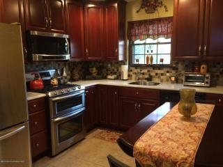 802 Ivy Ct, Jackson Twp, NJ 08527-4102
