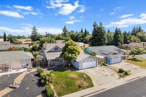 146 Fairview Dr, Vacaville CA  95687-6429 exterior