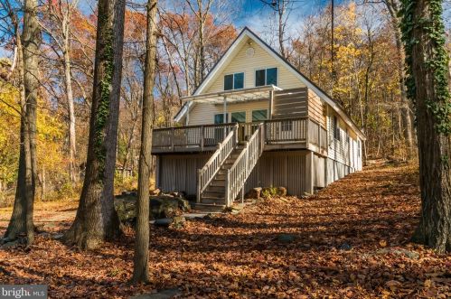 122 Red Maple Ln, Harpers Ferry, WV 25425-5977