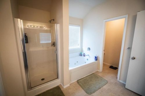 5736 Parkview Hills Ln, Fort Worth TX  76179-6714 exterior