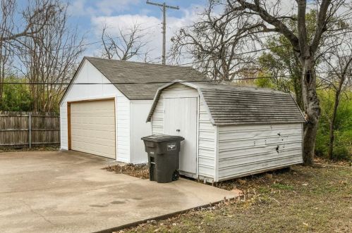 3558 Stadium Dr, Fort Worth TX  76109-2943 exterior