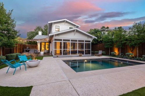 319 Edgefield Ave, Dallas TX  75208-5316 exterior