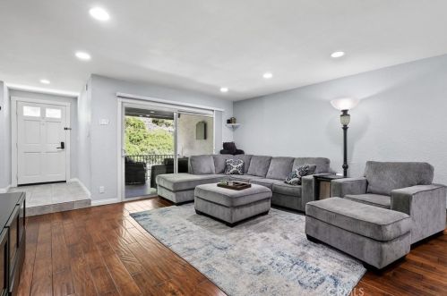 9427 Via Venezia, Burbank, CA 91504-1241