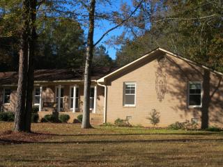 396 Luton Pl, Macon, GA 31210-2056