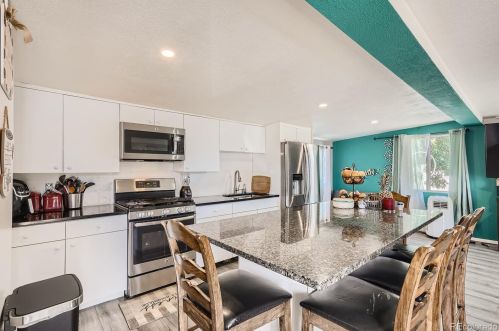 5250 53 Ave, Arvada CO  80002-4015 exterior