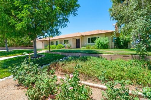 31588 Marbeth Rd, Yucaipa, CA 92399-1513