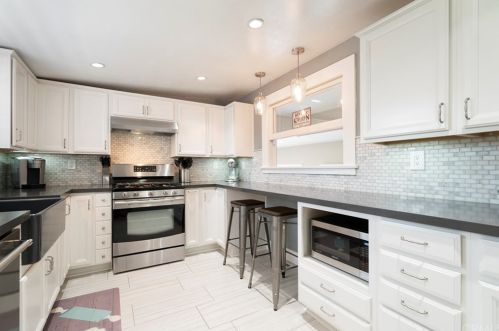 3364 Cedar St, Riverside CA  92501-2625 exterior