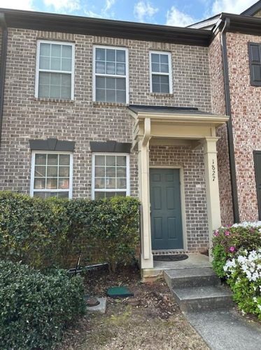 1827 Bayrose Cir, Atlanta GA  30344-1694 exterior