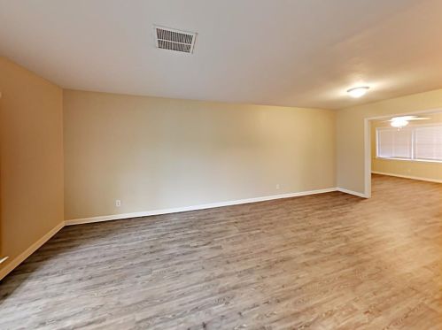 1704 Thompson St, Conroe TX  77301-1983 exterior