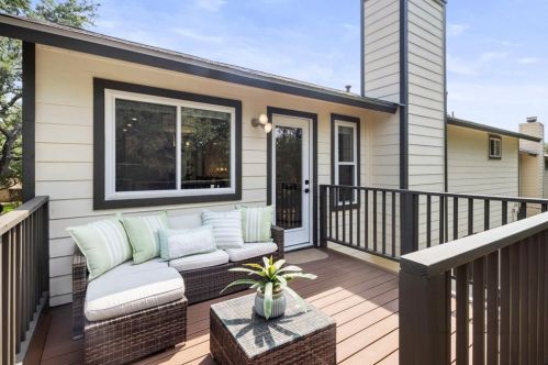 6517 Fair Vly Trl, Austin TX  78749-1250 exterior