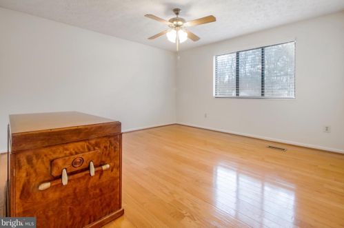 5806 Heming Ave, Springfield, VA 22151-2716