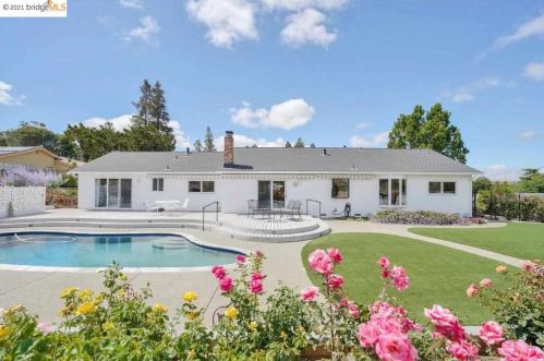 23 Kirkwood Ct, Concord CA  94521-1427 exterior