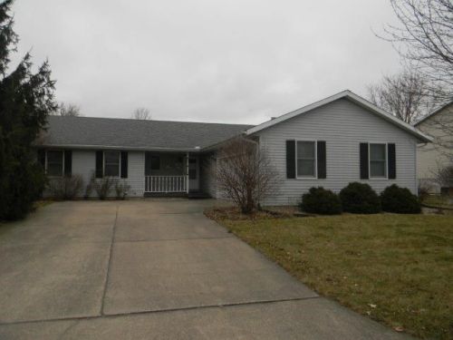 808 Cherokee Ln, Swygert, IL 61764-1513