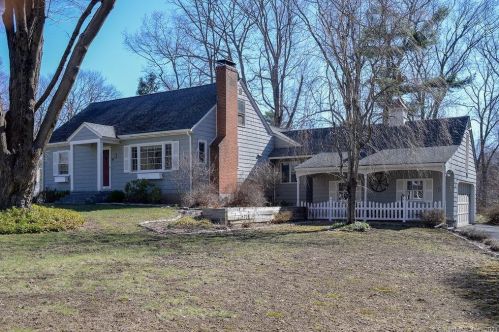 20 Oakridge Dr, Granby, CT 06035-2317