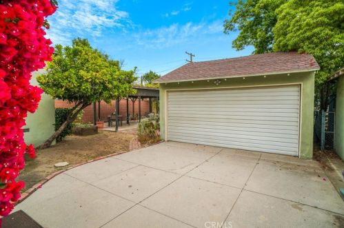 1250 Spazier Ave, Glendale CA  91201-1322 exterior