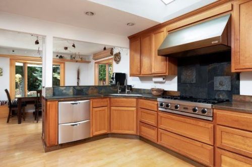 1174 Eureka Ave, Los Altos, CA 94024-5545