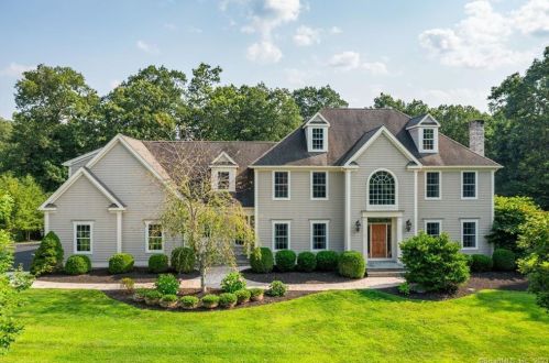 5 Clydesdale Ct, Upper Stepney CT  06468-1368 exterior