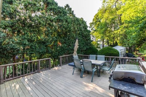5 View Ave, Providence, RI 02911-2154