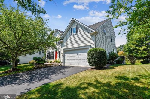 7742 Royal Sydney Dr, Gainesville VA  20155-2867 exterior
