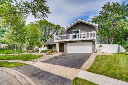 5880 Easton Ct, Hanover Park, IL 60133-5303