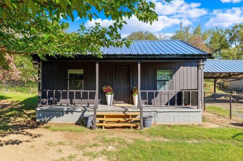 1550 Stewart St, Azle, TX 76020-3064